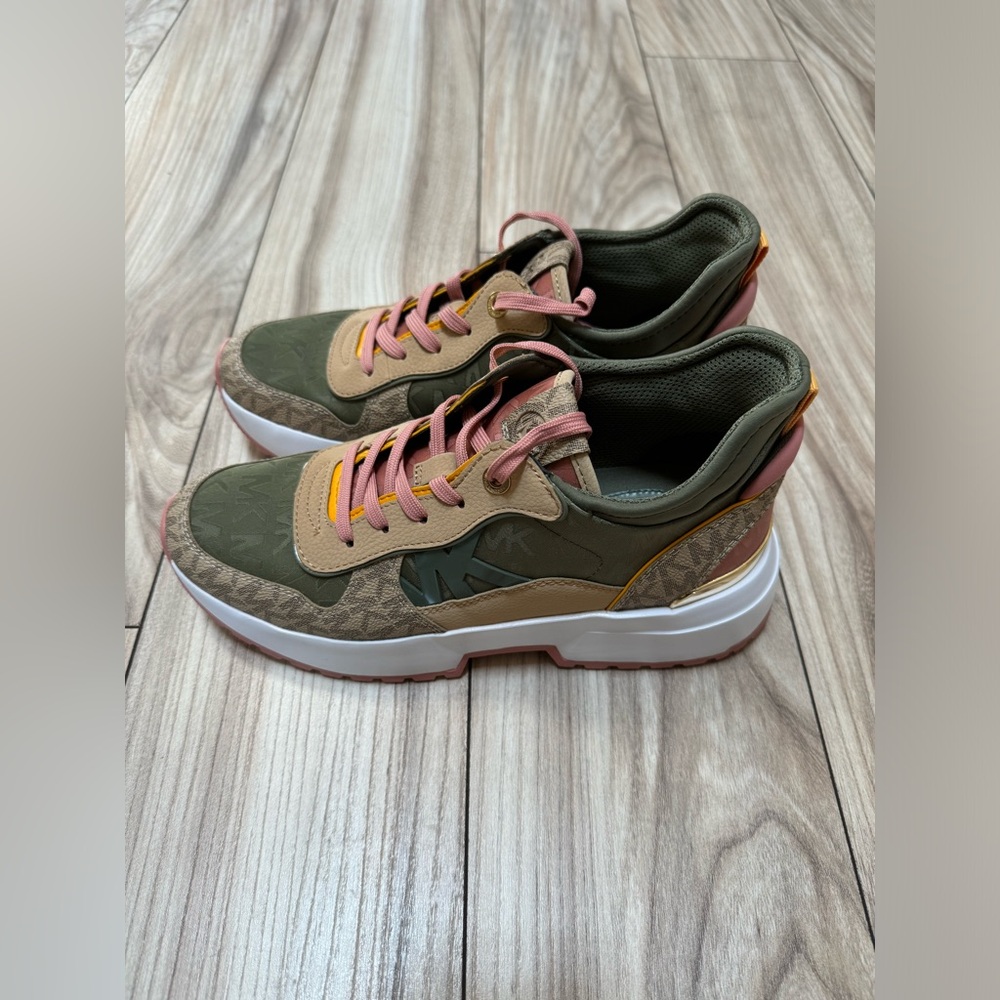 Michael Kors Sneakers Size 8